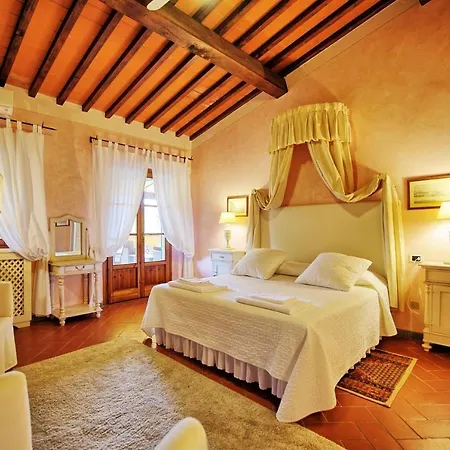 Sleeps 6 Air Con
